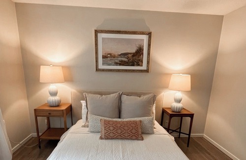 Moscow House | The Hilltop Hideaway, Close to Downtown