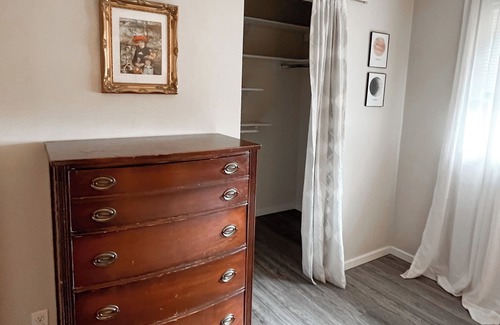 Moscow House | The Hilltop Hideaway, Close to Downtown