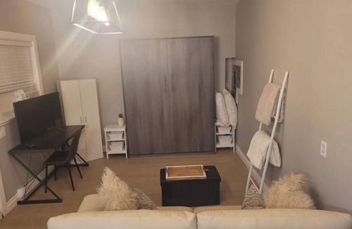 North Cowichan Apartment | The Hilton Guest House