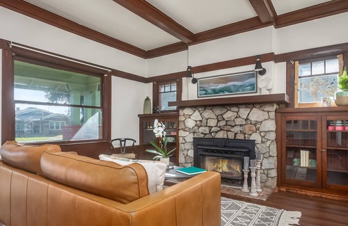 Tower District House | The Hipster Hideaway 4br Bungalow - Tower District