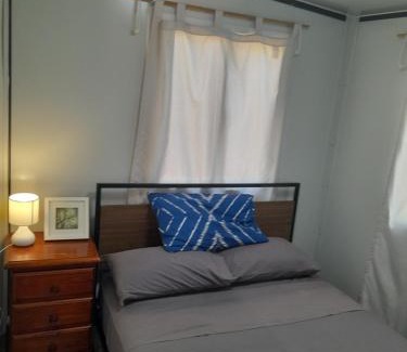 Lightning Ridge Apartment | The Holiday Hut