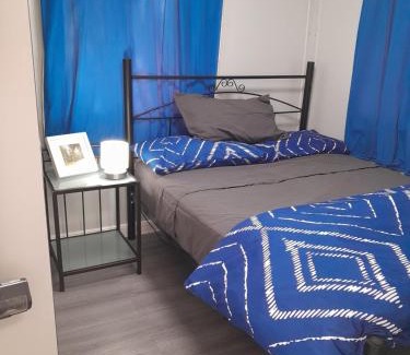 Lightning Ridge Apartment | The Holiday Hut