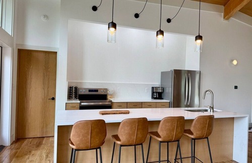 McArthur Cabin | The Hollow House-A Modern Affordable Luxury Escape