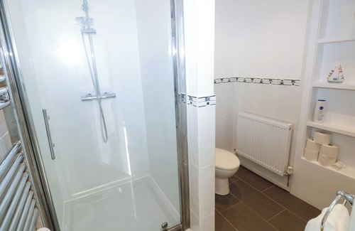 Kilgetty Cottage | THE HOLLYBUSH, pet friendly, with a garden in Kilgetty