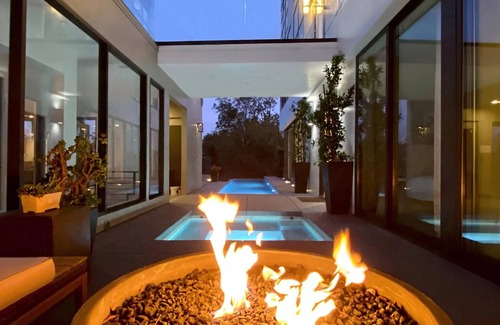Hollywood Dell House | The Hollywood Hills Glass House