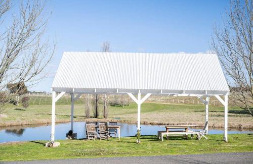 Emu Swamp House | The Homestead - Mayfield Vineyard Orange