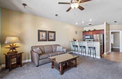 Lake Delton Condo | The Honey Badger Suite at Delton Grand - No Stairs