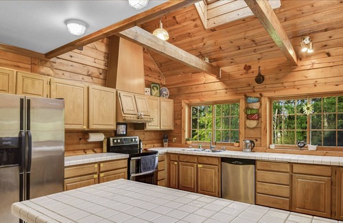 Snohomish Cabin | 🍯The Honey Bear Cabin In The Woods w/hot tub🌲🐻