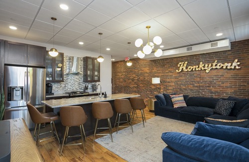 Downtown Nashville Condo | The Honky Tonk - 2 Blocks to Broadway
