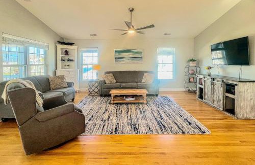 Surf City House | The Hornet's Nest