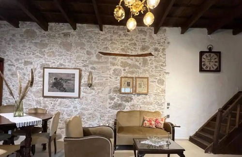 Sarkhos House | The House In The Country