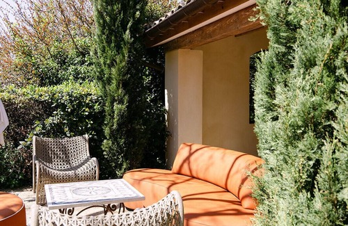 Orange House | The house in the vineyards