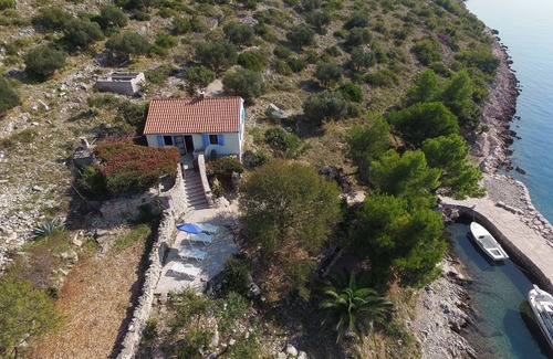 Island Dugi Otok House | The house on the island Sit is surrounded by beautiful nature