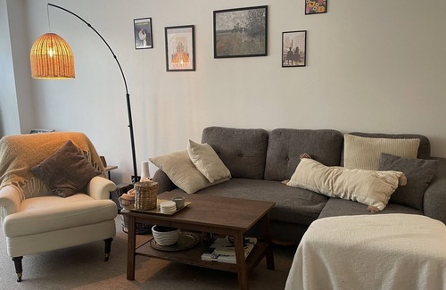 Woodlawn House | The Hyde Park Haven