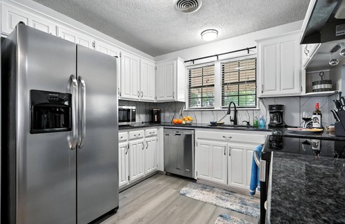 Abilene House | The Inland Tide 3 bedrooms 2 bath Entire home
