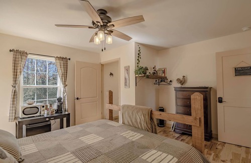 Whitley City Bed & Breakfast | The Inn at Beulah Farm - The Coop