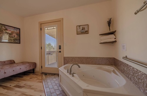 Whitley City Bed & Breakfast | The Inn at Beulah Farm - The Barn