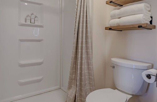Whitley City Bed & Breakfast | The Inn at Beulah Farm - The Barn