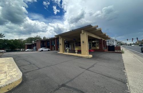 Flagstaff Hotel | The INN ON 66