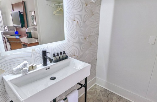 Chincoteague Hotel | The Inn on Main