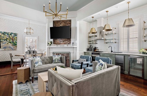 Cannonborough Elliotborough Apartment | The Inns | Renovated & Charming 4BR Downtown