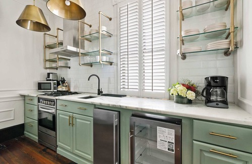 Cannonborough Elliotborough Apartment | The Inns | Renovated & Charming 4BR Downtown
