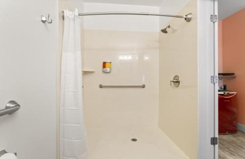 Mid-City Hotel | The Iris Motel