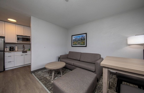 Jackson Hotel | The Jackson SouthTown