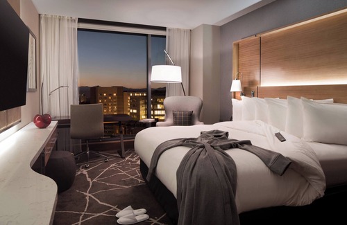 Cherry Creek Hotel | The Jacquard, Autograph Collection