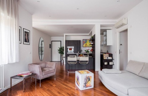 Historic Center Apartment | The Jasmine Terrace Retreat: elegant and quiet apartment in the city center