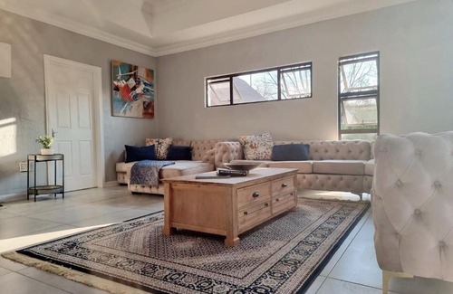 Greater Johannesburg Metropolitan Area House | The Jaxon Inn
