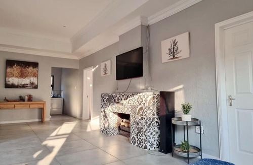 Greater Johannesburg Metropolitan Area House | The Jaxon Inn