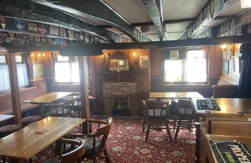Gravesend Hotel | The Jolly Drayman Pub and Hotel