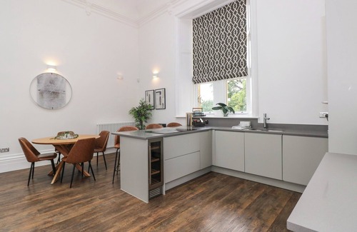 Newland Near Ulverston House | THE KENNEDY HOUSE STONE CROSS MANSION, pet friendly in Ulverston