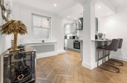 Campden Apartment | The Kensington Residence