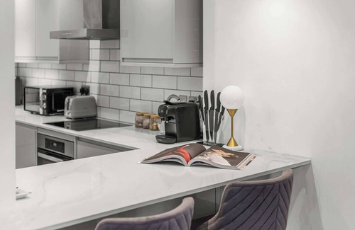 Campden Apartment | The Kensington Residence