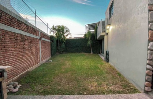 Culiacan Apartment | The King's Comfort Flowers