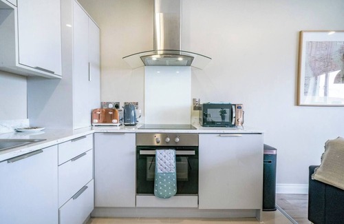 Belfast Apartment | The Klimt-1 bd Stylish Ap (Gold Short Term Stays)