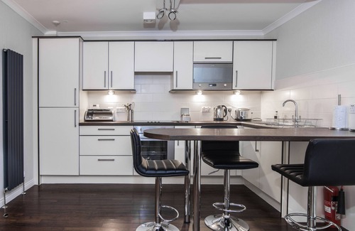 Tollcross Apartment | The Knight Residence Apartments by Mansley