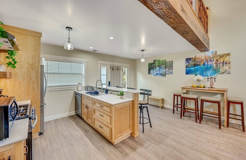 Altadena Apartment | The Kodama Yokai Near Universal Studios, Crypto Arena, and Rose Bowl