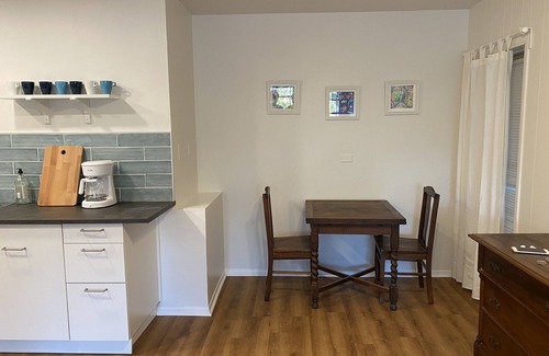 Laurel House | The Lake House in Nokomis: Cosy, Beautiful and Convenient