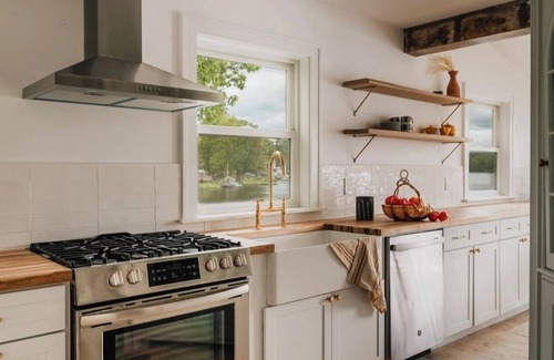 Lake Huntington House | The Lake House With Kayaks and Bikes on the waterfront