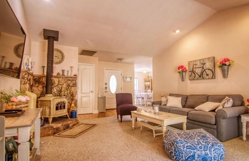 Groveland House | The Lake House at Pine Mountain Lake