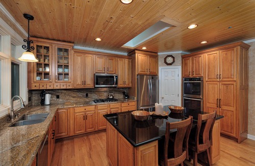 Bryson City Cabin | The Lake Wood with private dock access on Lake Fontana!