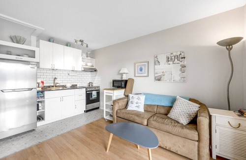 Central Okanagan Apartment | The Lakeside Condo with Large Outdoor Space #105
