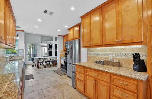 Montgomery Apartment | The Lakeview Getaway | Sleeps 14
