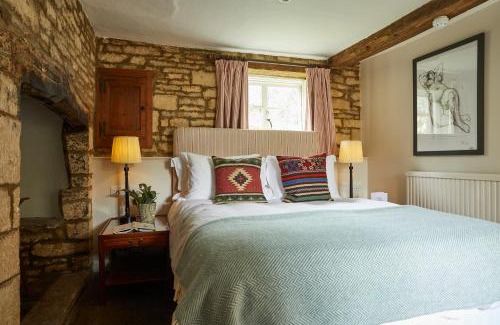Ascott-under-Wychwood Hotel | The Lamb Inn