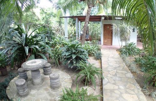 Moyogalpa Hotel | The Landing Hotel And Restaurant