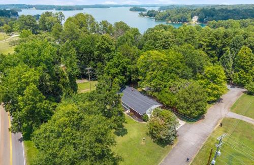 Seneca House | The Landing Spot