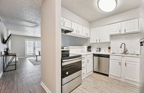 North Arlington Apartment | The Landry 136 | Spacious and Cozy 2 Bedroom 2bth